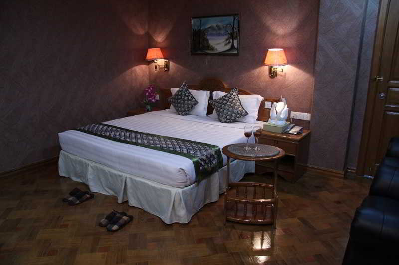Excel Treasure Hotel Yangon Exterior photo